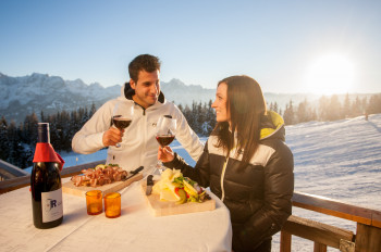 Kulinarische Spezialitäten, ehrliche Gastfreundschaft und gemütliche Hüttenatmosphäre - das erwartet Skigourmets in Osttirol.