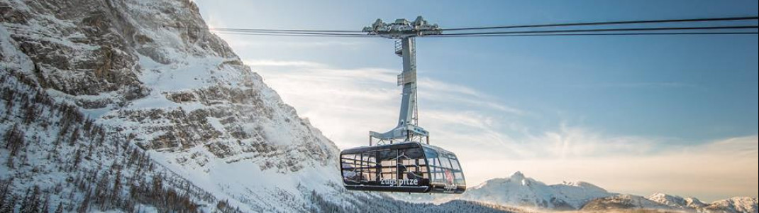 On the Bavarian side, the new cable car, which was put into operation at the end of 2017, will take you up.