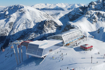 So soll die neue Bergstation der Gondelbahn neben dem Hoadlhaus aussehen.
