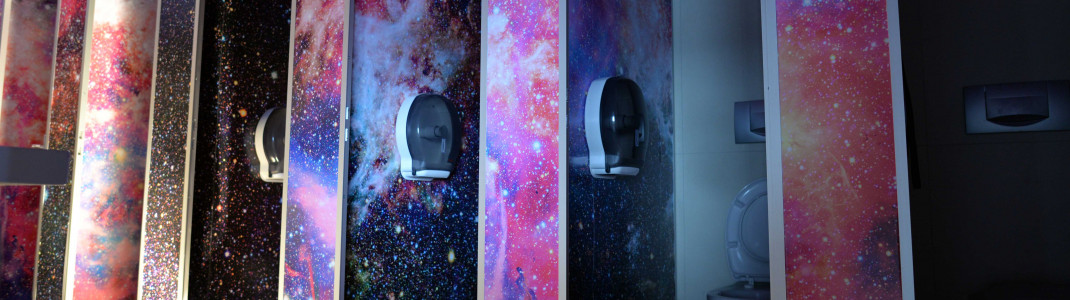 Die neuen Toiletten im Weltall-Design.