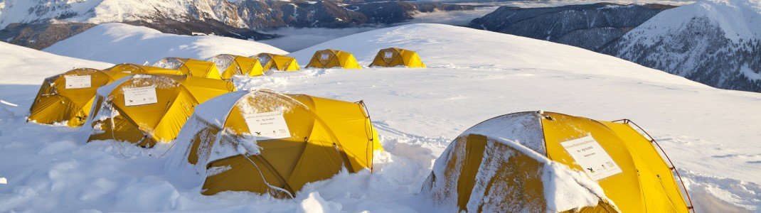 Geschlafen wird beim Salewa Basecamp Meran auf dem Kleinen Mittager.