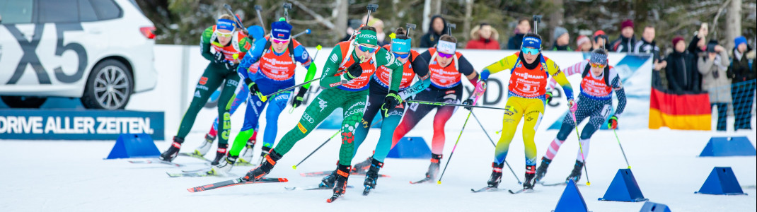 Am Dienstag, 28. Dezember 2021, findet in Ruhpolding wieder das Biathlon-Spektakel statt.