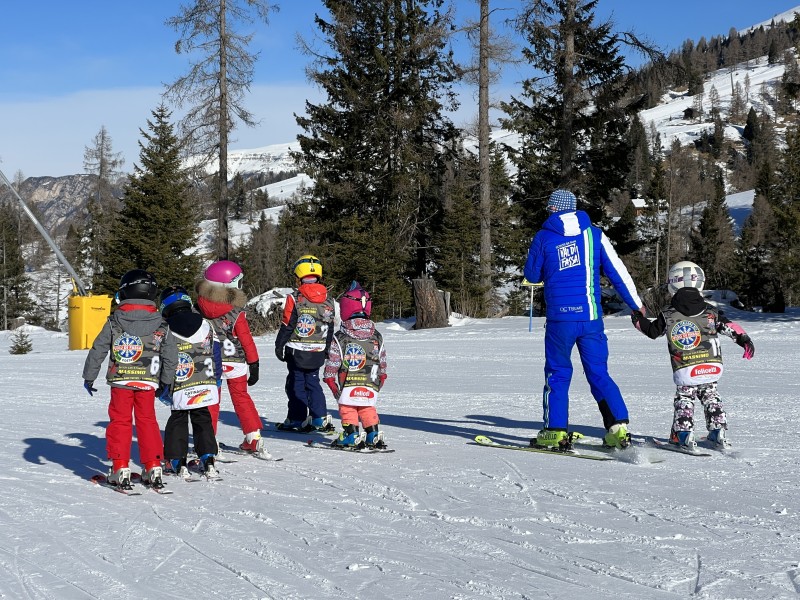 Drei Kinderländer mit Skischulen gibt es in Carezza.