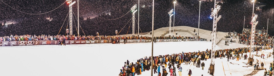 Jedes Jahr sind auch die Weltcup-Profis in Laax zu Gast und begeistern die vielen Zuschauer.