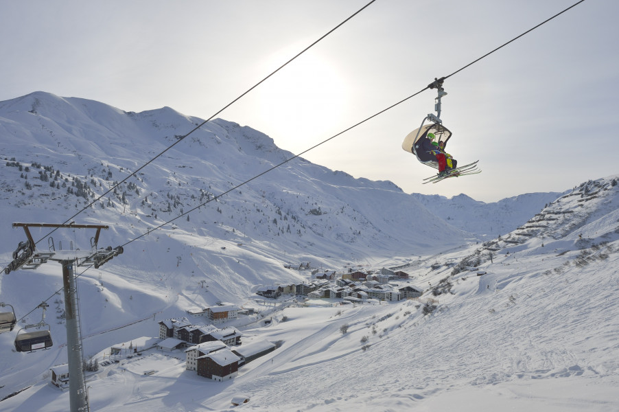 Ski Arlberg ist das größte zusammenhängende Skigebiet in Österreich.