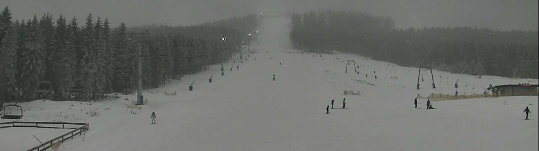 Am Wurmberg im Harz schneit es bereits, wie die Webcambilder vom Freitag den 16.3.2018 zeigen.