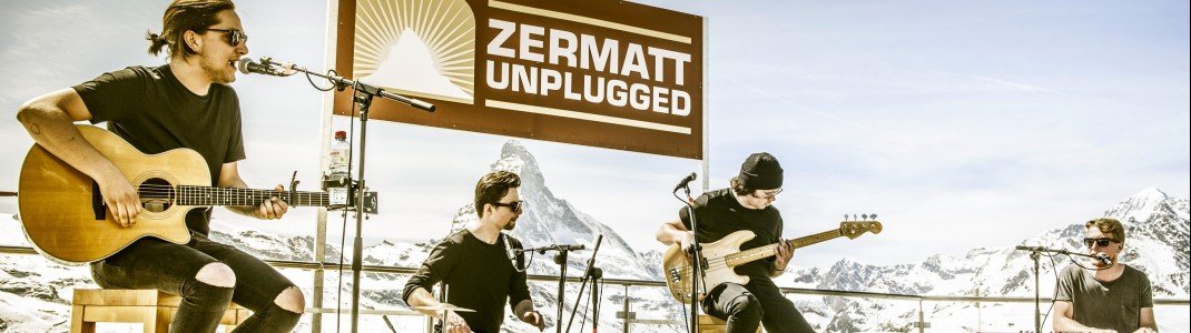 Beim Zermatt Unplugged spielen die Bands schon Mittags in der Sonne