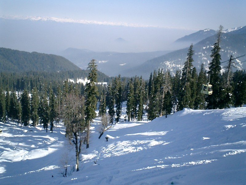 Das Skigebiet Gulmarg im Himalaya.