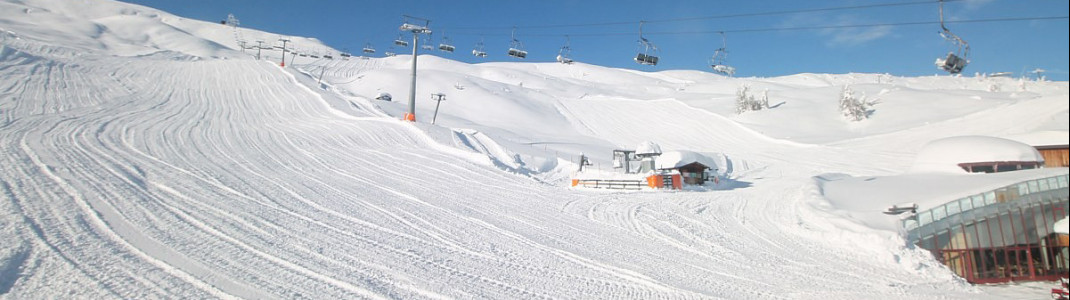 Die Vorbereitungen für den Saisonstart laufen in den Skigebieten bereits. Schnee liegt auch schon mehr als genug.