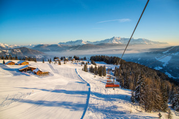 Flachau is popular among winter sports fans of alle age groups especially because of its wide slopes.