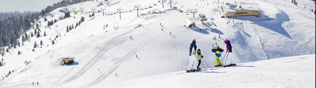 Über 50 schneesichere Pistenkilometer erwarten Wintersportler im Skigebiet.