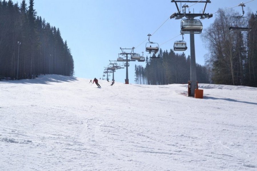 12 Pistenkilometer können Skifahrer in Karlov entdecken.