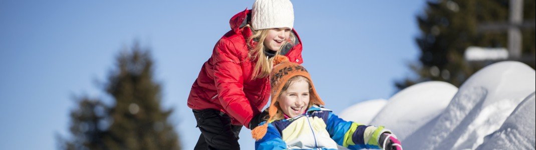 Rodelspaß pur! Alle 5 Skigebiete rund um Meran laden zum Rodeln auf Naturbahnen ein.