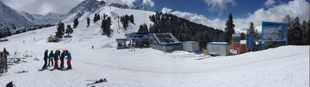 Tief verschneit präsentieren sich die Pisten am Dienstag am Reschenpass. Über 30cm Neuschnee fielen hier im Tiroler Oberland. Zwischendurch ließ sich sogar die Sonne blicken.