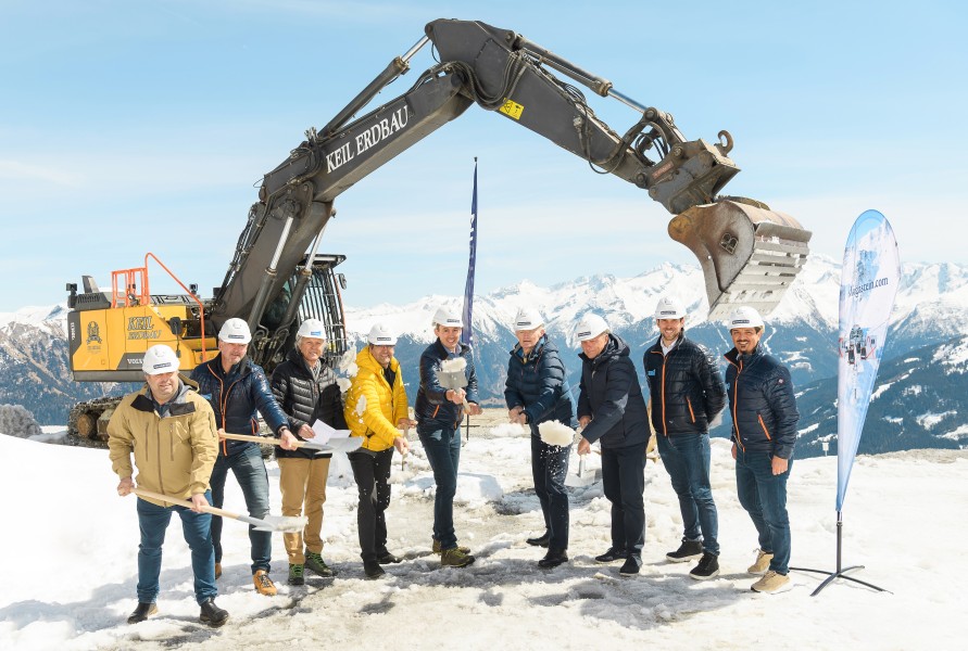 The groundbreaking for the new mountain restaurant "Kleine Scharte" has taken place, with completion scheduled for mid-December 2025.