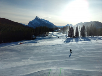 Damit im Skigebiet genug Platz ist, wie hier am Mount Norquay, werden die Ticketkapazitäten begrenzt.