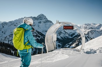 Am Walmendingerhorn erhälst du ein Skimovie von deiner Tiefschneeabfahrt.