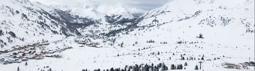 Aussicht vom Plattenkar - rechts im Bild die Bergstation Edelweissbahn