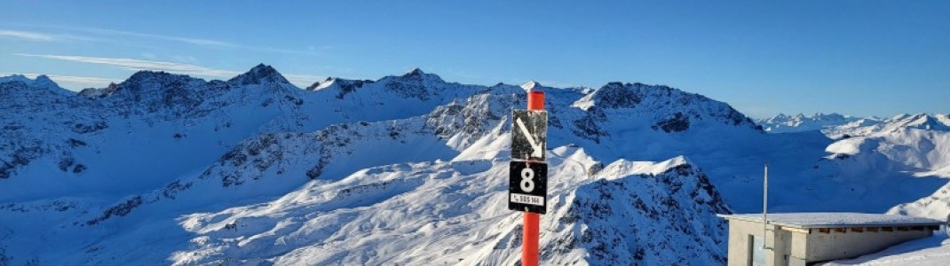 From the Weisshorn summit, black piste 8 awaits professionals.