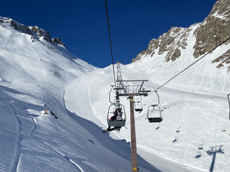Fresh tracks next to the grommed runs at Hohe Scharte (2.300m)