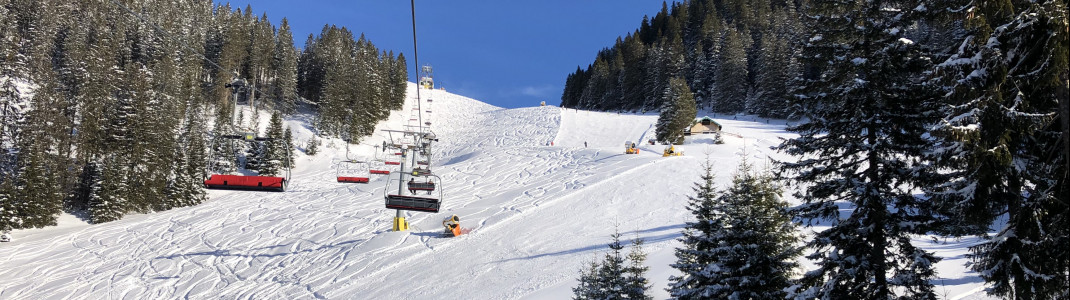 Under the Sonnalm lift runs the black run Schwarzes Loch, which is also fun for powder fans when it is not groomed.