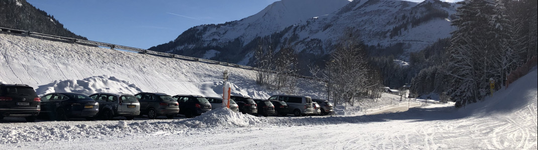 There is also plenty of parking at the Almkopfbahn.