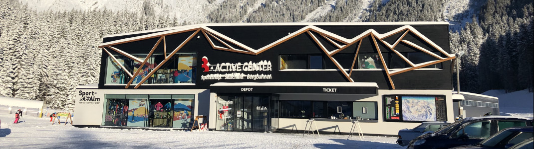 In the multi-purpose building at the Egghof parking lot you can find a store, ski rental, depot and indoor ticket offices.