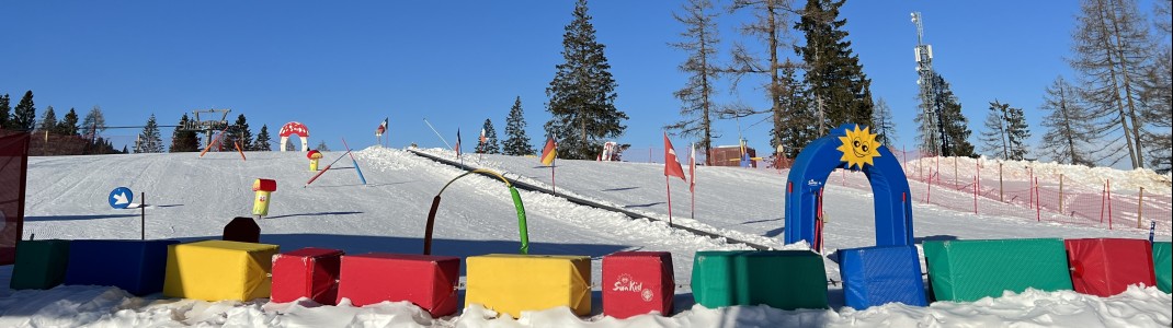 The Kinderland of the Vigo di Fassa Ski School is also located on the Passo Carezza.