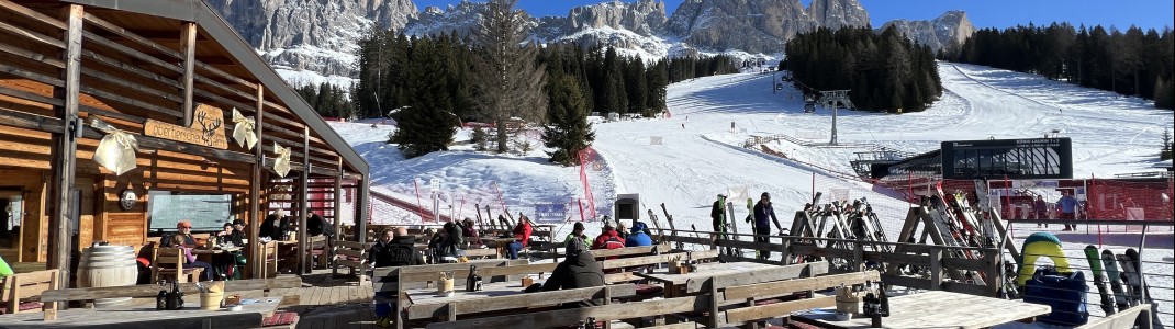 The modern Obertierscher Alm has a large sun terrace.