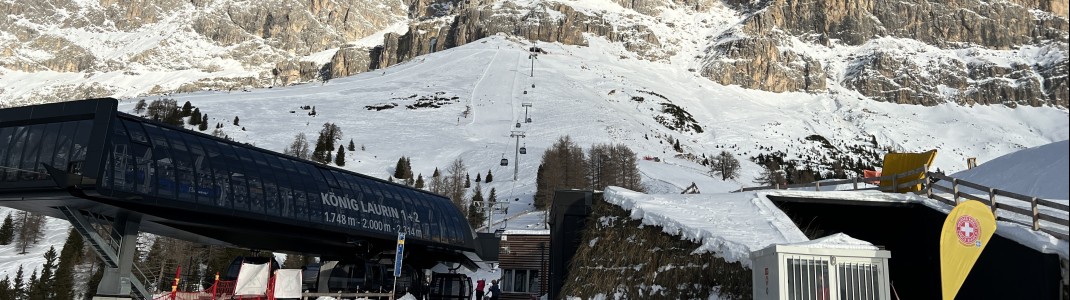 At the middle station of the König Laurin cable car you have to change cable cars.