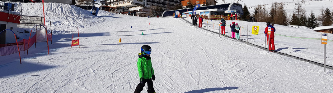 On slopes suitable for children, children and beginners have great practice conditions.