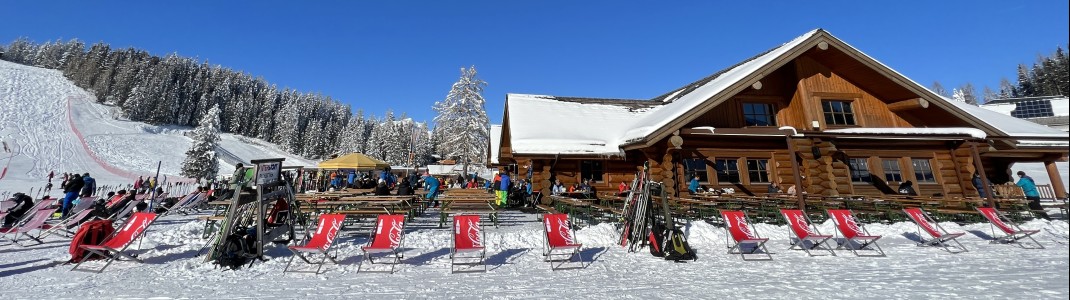 Deck chairs at the Bärenhütte