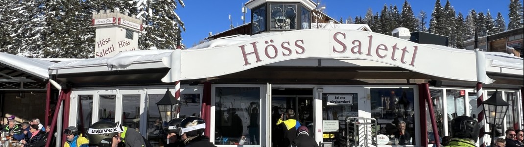 The Höss Salettl is a service restaurant.