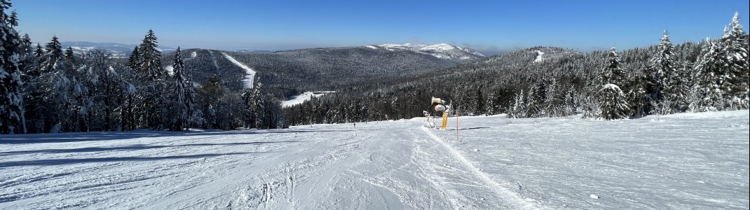 When the conditions are good, the wide slopes invite you to carve.