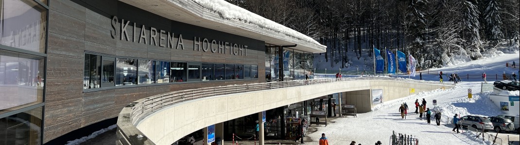 The modern ski arena at the base station houses the ticket office, a restaurant and ski rental.