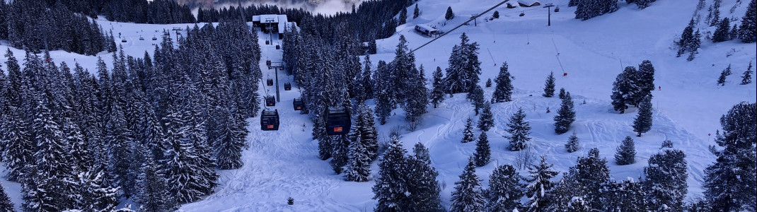 Modern lifts take you to the slopes.