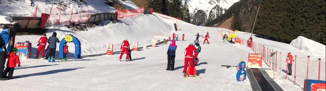 Highly trained ski instructors are waiting in the Kinderland.