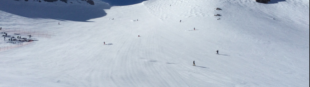 Perfectly groomed slopes, such as Cornice Bowl in this picture, is what you will find at Mammoth.