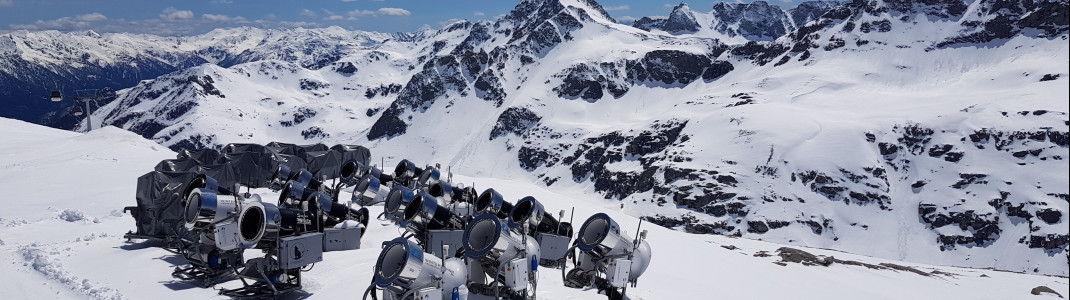 If necessary, the slopes can be covered with artificial snow.