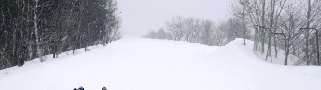 With 14 meters of snowfall per winter, a long season is guaranteed in Nozawa Onsen.
