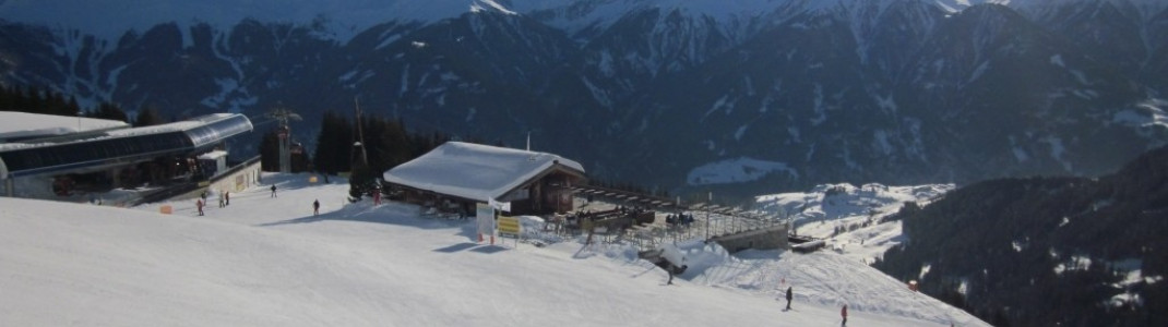 Mountain hut at the intermediate station Schönjochbahn