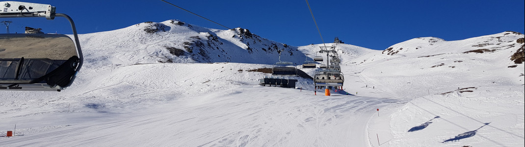 The Thurntal 6-seater chairlift is equipped with heated seats and weather protection hoods.