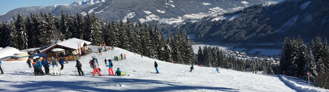 Along the slopes, numerous huts offer the possibility to stop for a break.