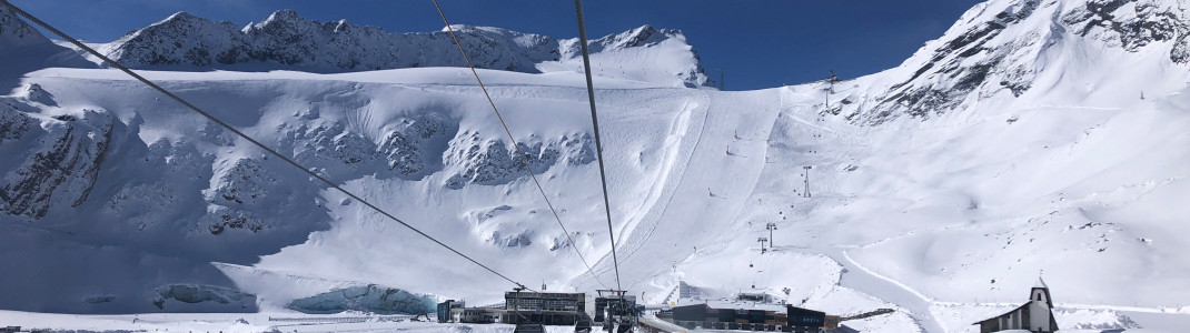 The World Cup run at the Rettenbach Glacier is a highlight for all sporty skiers.