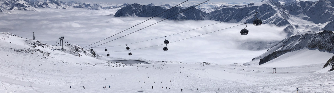 The wide slopes at the Tiefenbach Glacier are perfect for long carving turns.