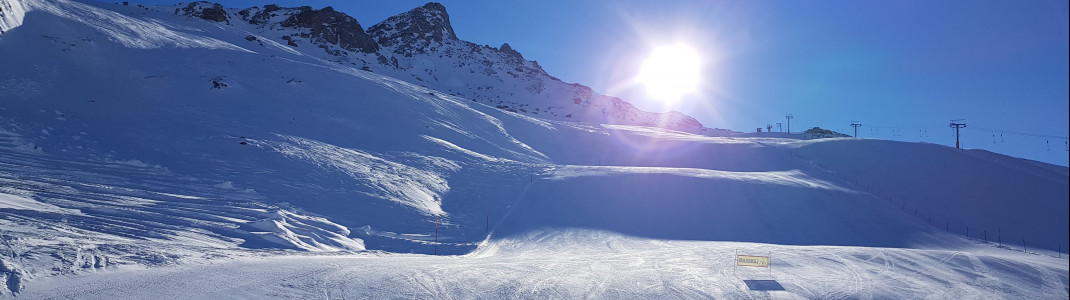 A lot of red slopes are also manageable for beginners with a bit experience.