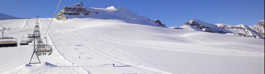 The slopes are always well groomed – like the runs at Furggsattel seen in the picture