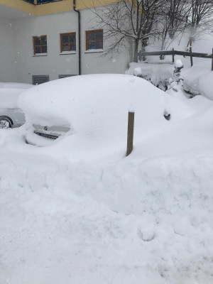 In Hinterglemm liegen wie im ganzen Salzburger Land Massen an Schnee. Der Schneefall hält auch am Sonntag noch an.