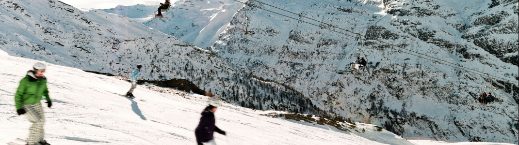 Anspruchsvolle Skifahrer und Snowboarder kommen in Saas-Fee voll auf ihre Kosten.