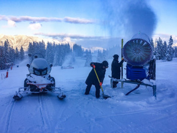 In den letzten Wochen wurde im Skigebiet viel gearbeitet, um den Skifahrern gute Pistenbedingungen bieten zu können.